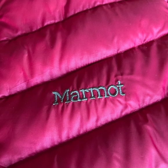 Marmot Women’s Pink 800 Fill XS Puffer Vest - Picture 3 of 15